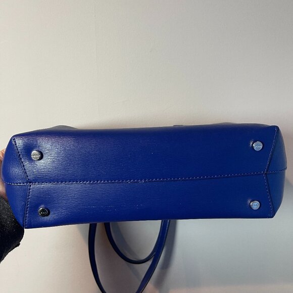 DKNY Sutton Leather Bryant Medium Zippered Tote Bag - Picture 3 of 9